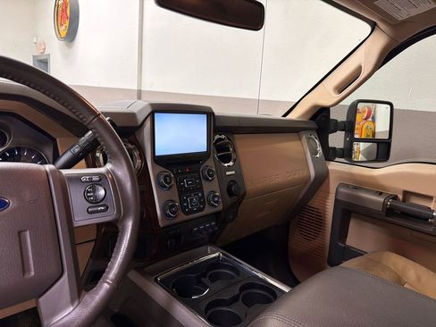 Used 2014 Ford F250 Lariat w/ Lariat Ultimate Package AWD/4WD image 14