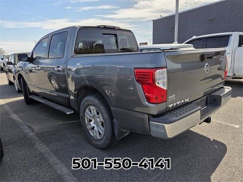 Used 2017 Nissan Titan SV image 7