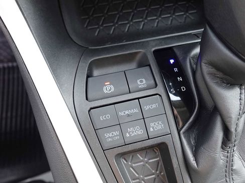 Used 2023 Toyota RAV4 LE AWD/4WD image 20
