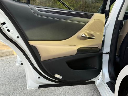 Used 2019 Lexus ES 350 image 25