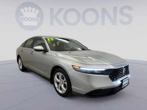 Used 2025 Honda Accord LX image 8