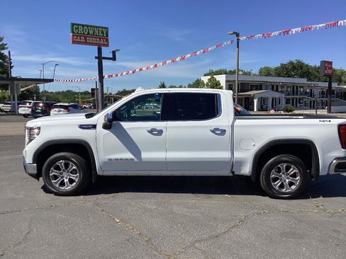 Used 2024 GMC Sierra 1500 SLT AWD/4WD image 6