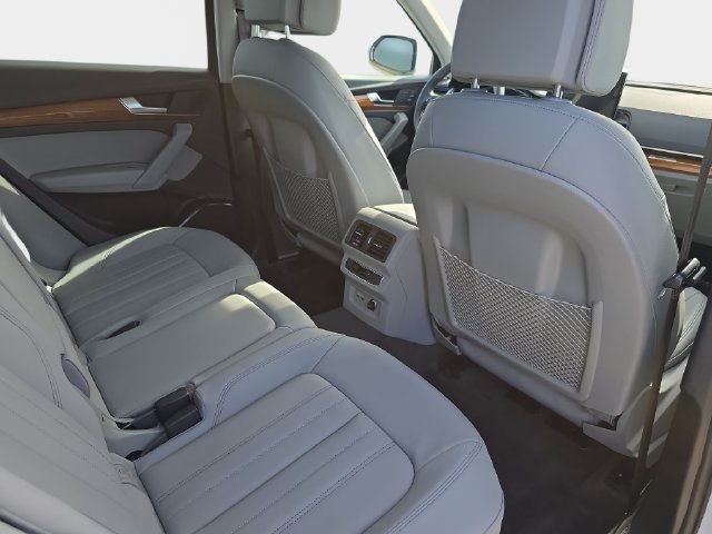 Used 2023 Audi Q5 Premium AWD/4WD image 13