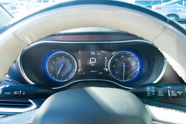 Used 2020 Chrysler Pacifica Limited FWD image 19