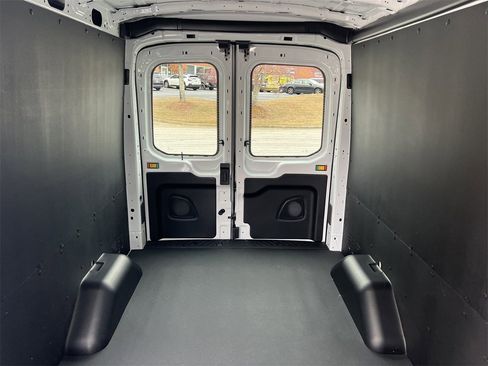 New 2026 Ford Transit 250 148 Medium Roof w/ Load Area Protection Package image 20