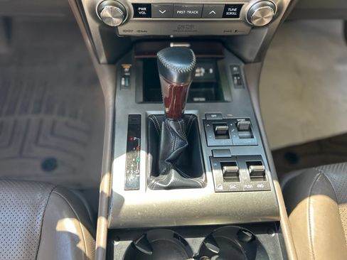 Used 2017 Lexus GX 460 Luxury AWD/4WD image 19