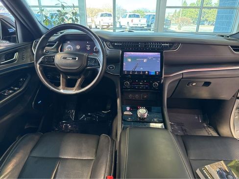 Used 2021 Jeep Grand Cherokee L Overland w/ Luxury Tech Group IV image 16