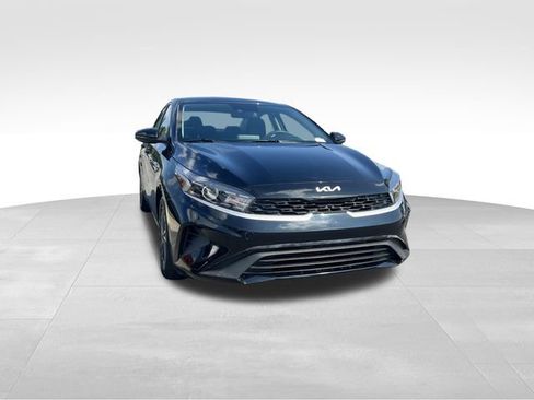Used 2024 Kia Forte LXS w/ LXS Technology Package FWD image 7