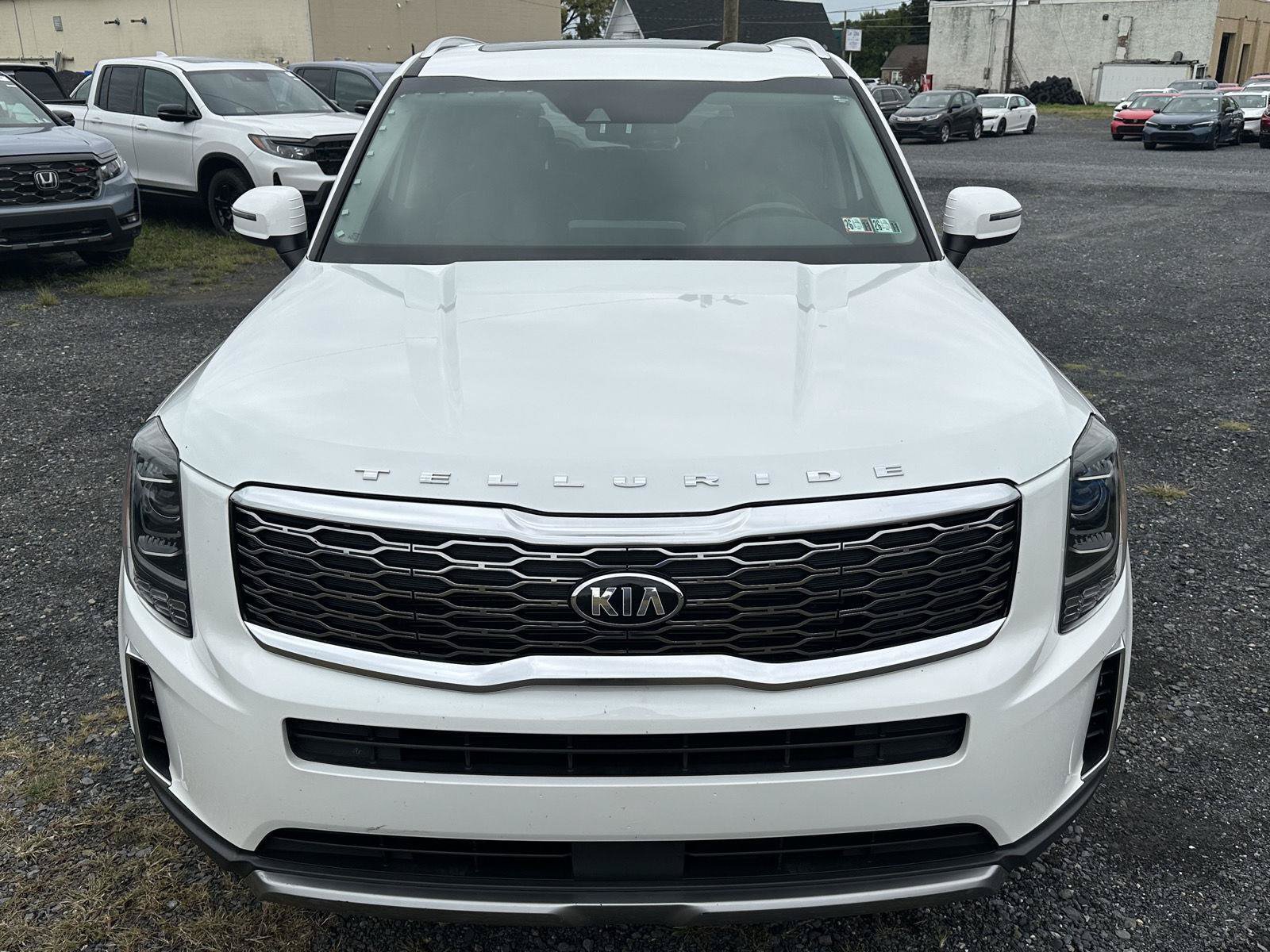 Used 2020 Kia Telluride EX w/ EX Premium Package AWD/4WD image 3