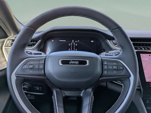 New 2025 Jeep Grand Cherokee L Limited w/ Black Appearance Package image 30