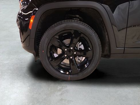 New 2026 Jeep Grand Cherokee Limited image 25