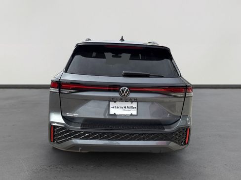 New 2026 Volkswagen Tiguan SE R-Line FWD image 5