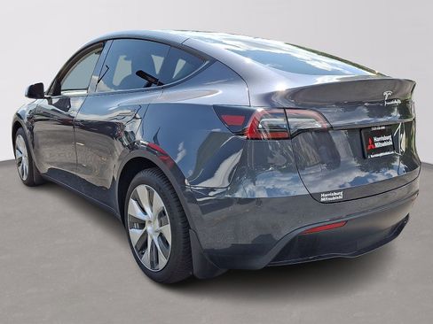 Used 2022 Tesla Model Y Long Range AWD/4WD image 4