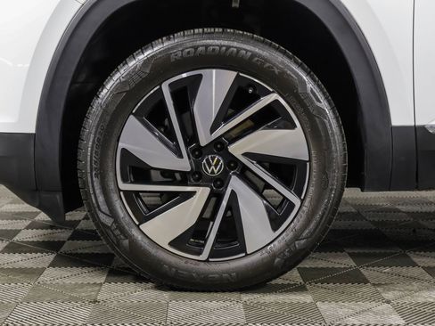 Used 2024 Volkswagen Atlas SEL AWD/4WD image 24
