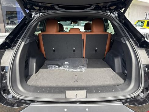 New 2025 VinFast VF 8 Plus AWD/4WD image 9