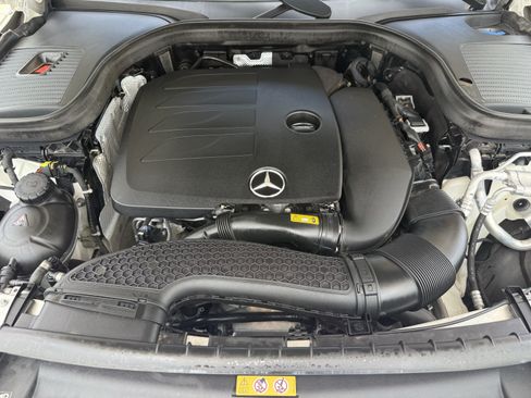 Used 2021 Mercedes-Benz GLC 300 4MATIC image 31