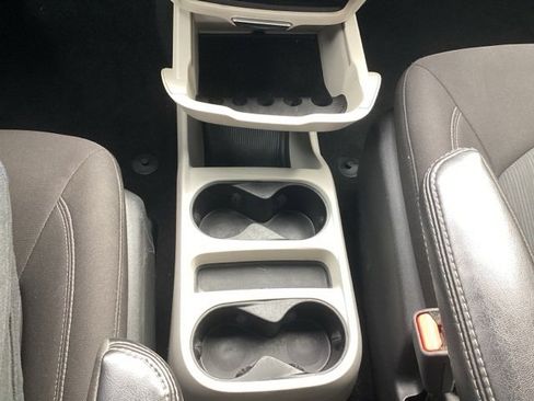 Used 2022 Chrysler Voyager LX image 24