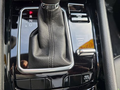 Certified 2024 Jeep Compass Limited w/ Sun and Sound Group image 16