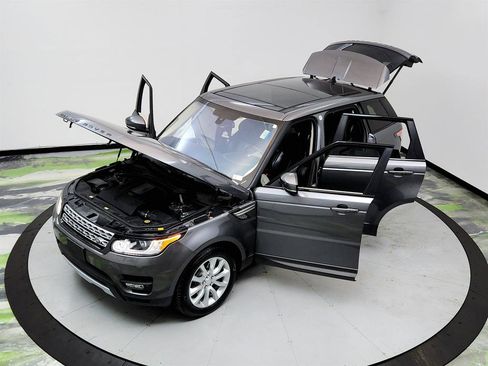 Used 2016 Land Rover Range Rover Sport HSE image 38