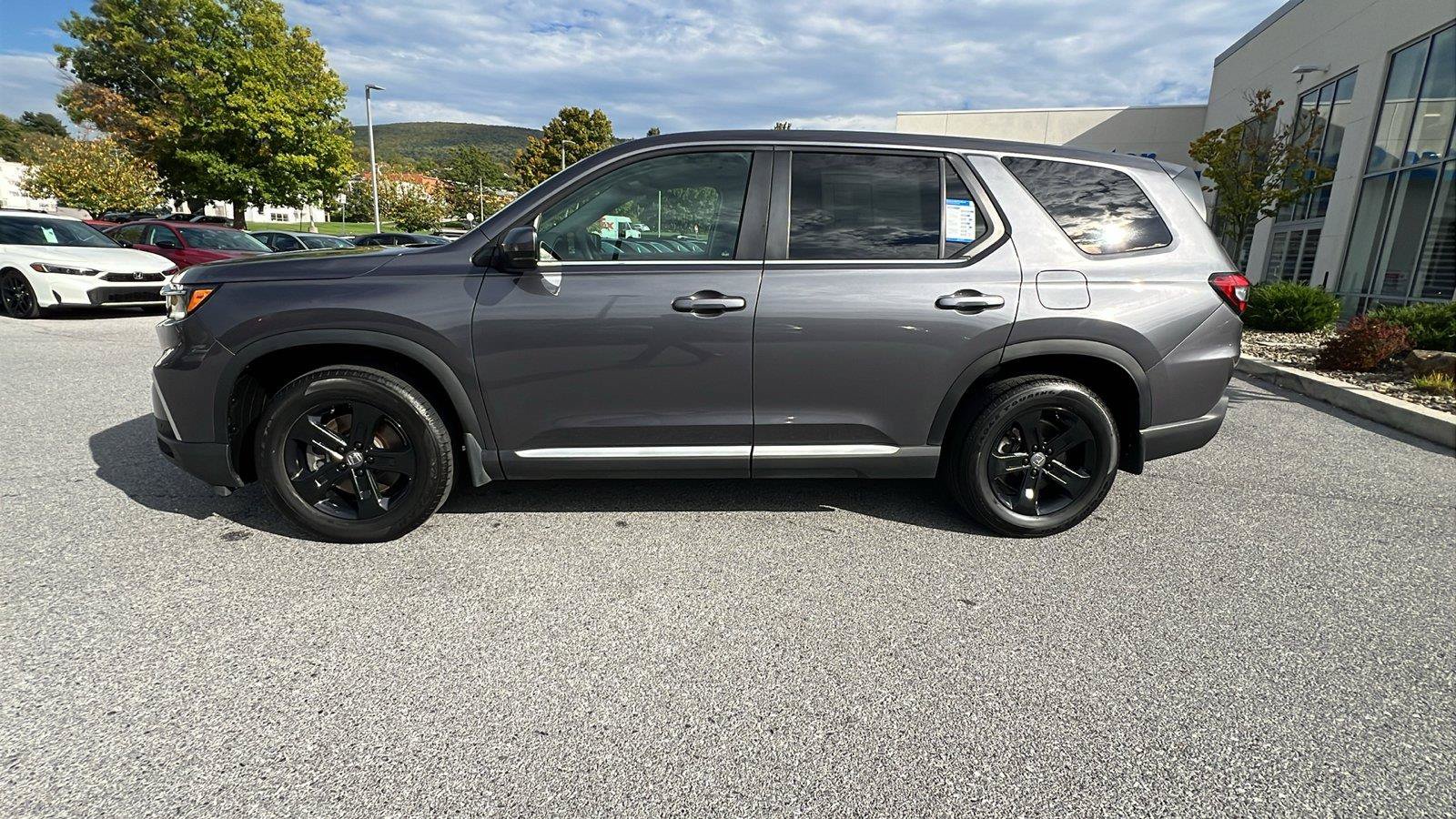 Used 2025 Honda Pilot EX-L image 7