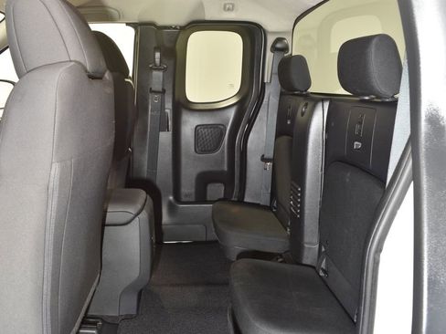 Used 2024 Nissan Frontier S w/ Technology Package image 27