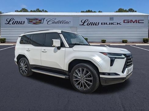 Used 2024 Lexus GX 550 w/ Cold Area Package AWD/4WD image 2