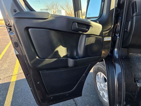 New 2025 RAM ProMaster 1500 w/ Quick Order Package 22G SLT image 12