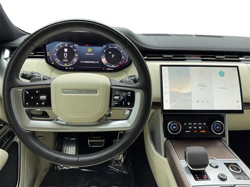 Used 2023 Land Rover Range Rover SE image 17