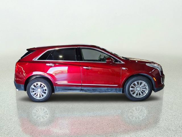 Used 2017 Cadillac XT5 Luxury FWD image 2