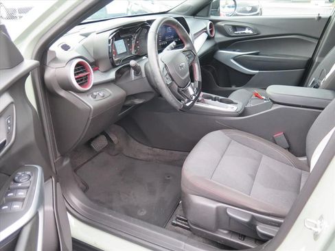 Used 2024 Chevrolet Trax RS w/ Driver Confidence Package FWD image 10