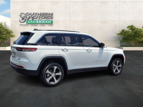 New 2024 Jeep Grand Cherokee Limited w/ Luxury Tech Group II AWD/4WD image 5