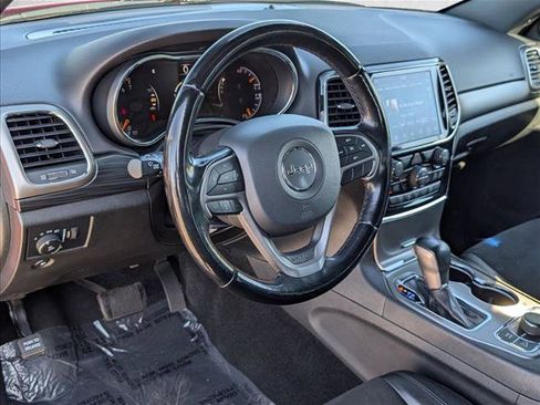 Used 2022 Jeep Grand Cherokee Laredo X AWD/4WD image 10