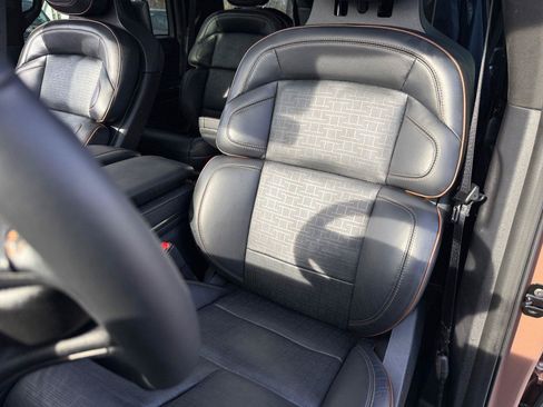 Used 2025 Lincoln Navigator L Black Label AWD/4WD image 21