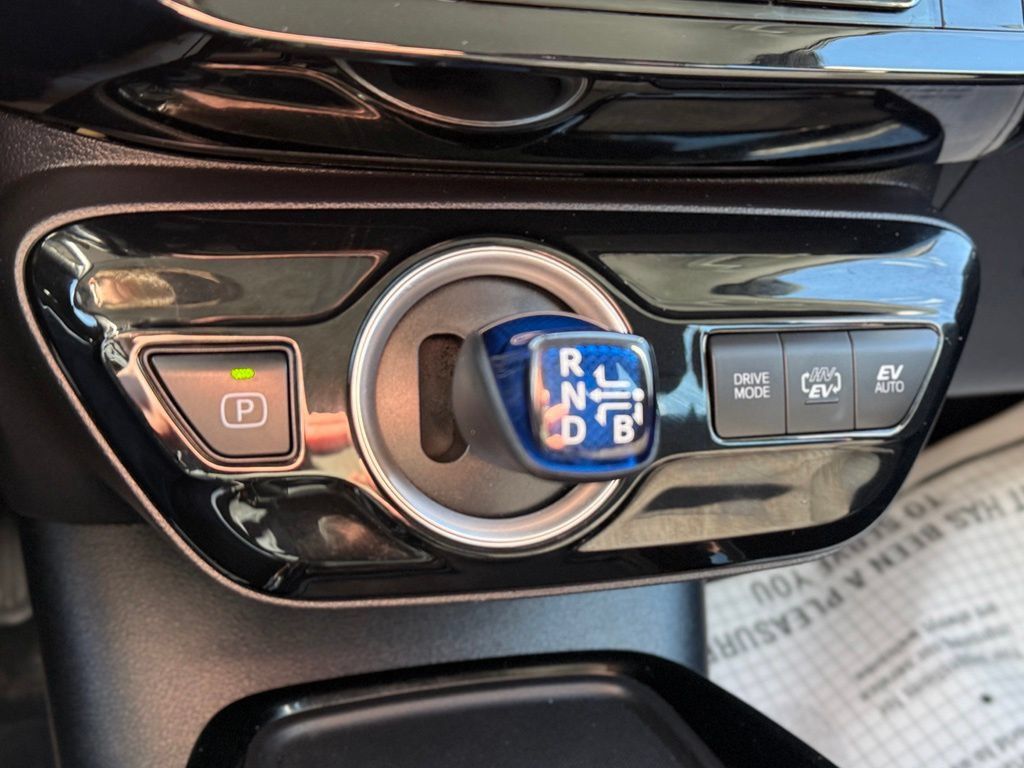 Used 2018 Toyota Prius Prime Plus FWD image 12