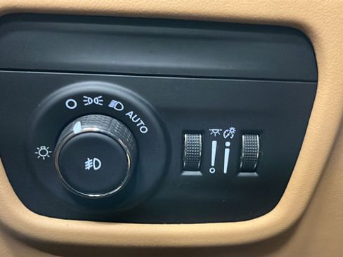 Certified 2024 Jeep Grand Cherokee L Summit AWD/4WD image 36