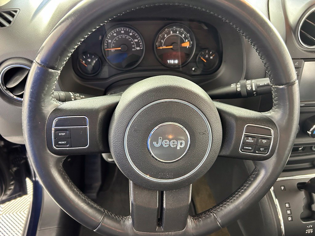 Used 2016 Jeep Patriot High Altitude FWD image 11