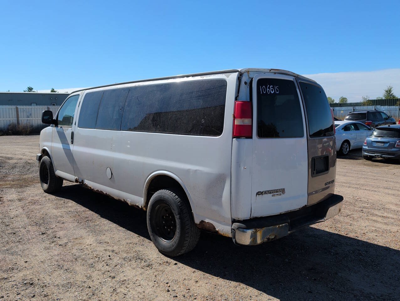 Used 2008 Chevrolet Express 3500 Extended Passenger w/ LT Preferred Equipment Group RWD image 3