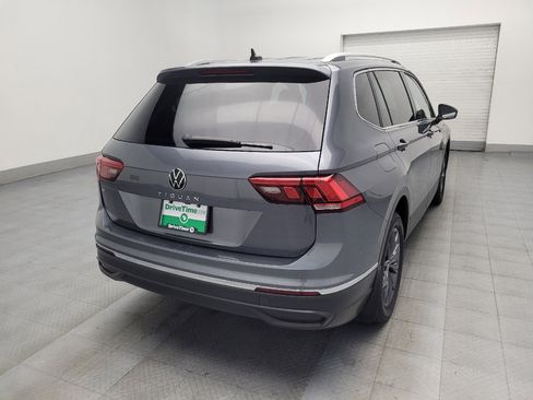 Used 2022 Volkswagen Tiguan SE image 9