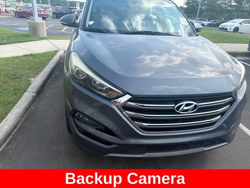 Used 2016 Hyundai Tucson Limited w/ Option Group 03 FWD image 2