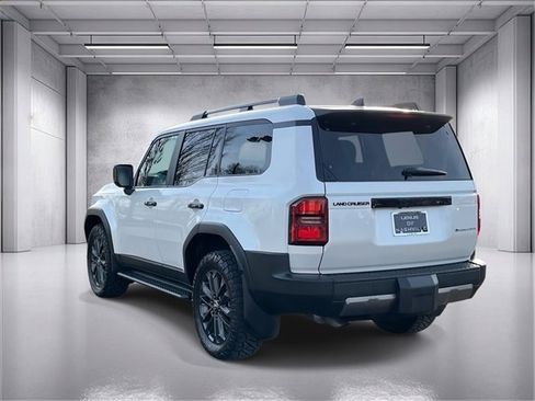 Used 2024 Toyota Land Cruiser image 5