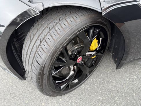 Used 2015 Jaguar F-TYPE R RWD image 18