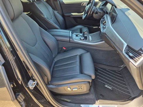 Used 2022 BMW X5 xDrive40i w/ M Sport Package AWD/4WD image 34