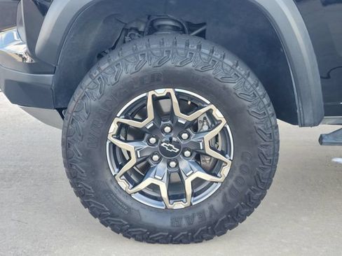 Used 2024 Chevrolet Colorado ZR2 w/ ZR2 Convenience Package III AWD/4WD image 10