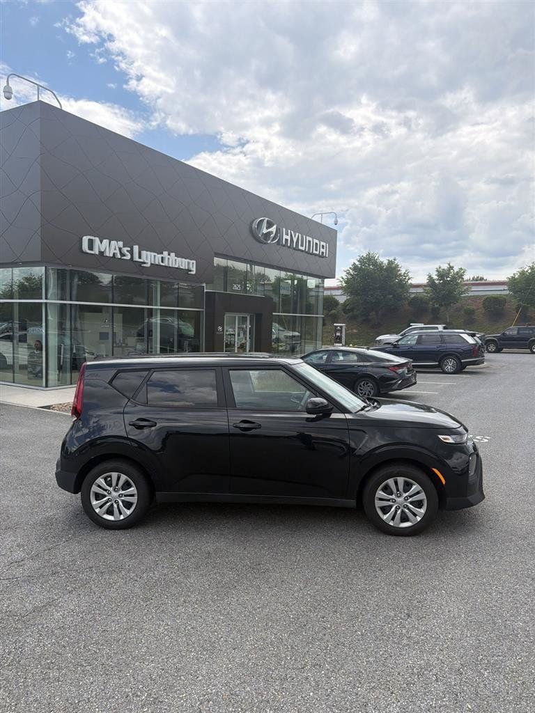 Used 2021 Kia Soul LX FWD image 25