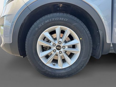 Used 2020 Kia Sorento LX FWD image 14