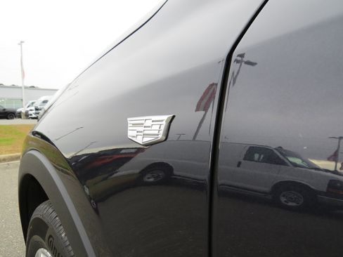 Certified 2023 Cadillac XT4 Luxury w/ Cold Weather Package image 14