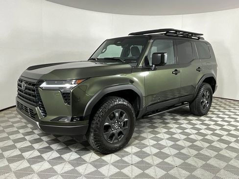 Used 2024 Lexus GX 550 image 1