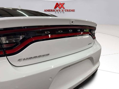 Used 2017 Dodge Charger SXT w/ AWD Plus Group image 16