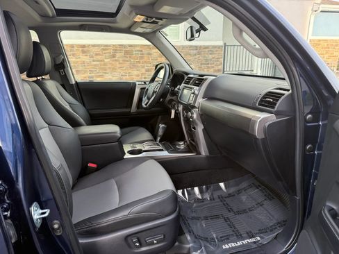 Used 2019 Toyota 4Runner SR5 Premium AWD/4WD image 17