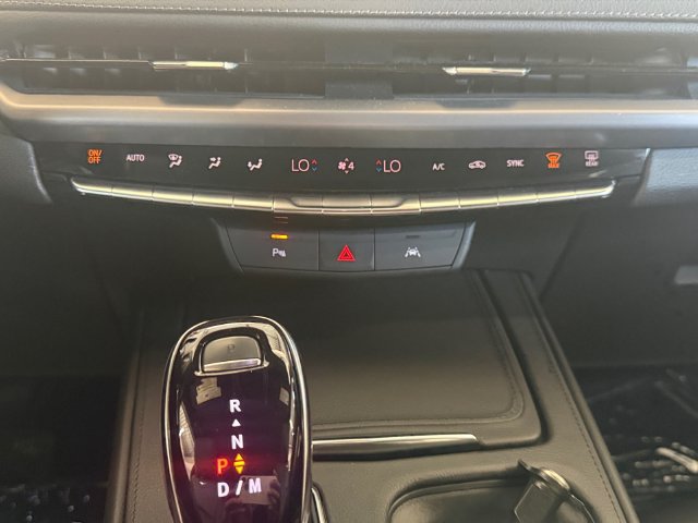 Used 2025 Cadillac XT4 Premium Luxury FWD image 4